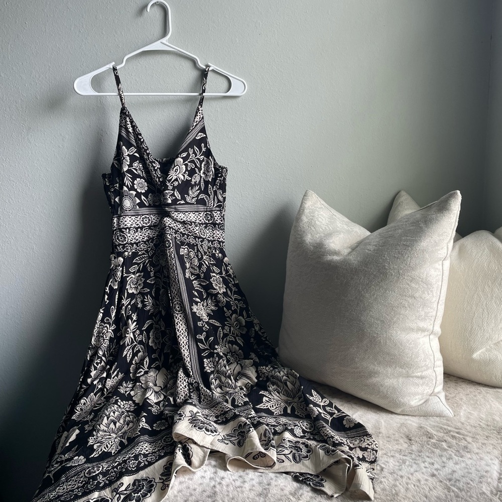 NWT Flowy Angie Dress with Small Cutout Detail